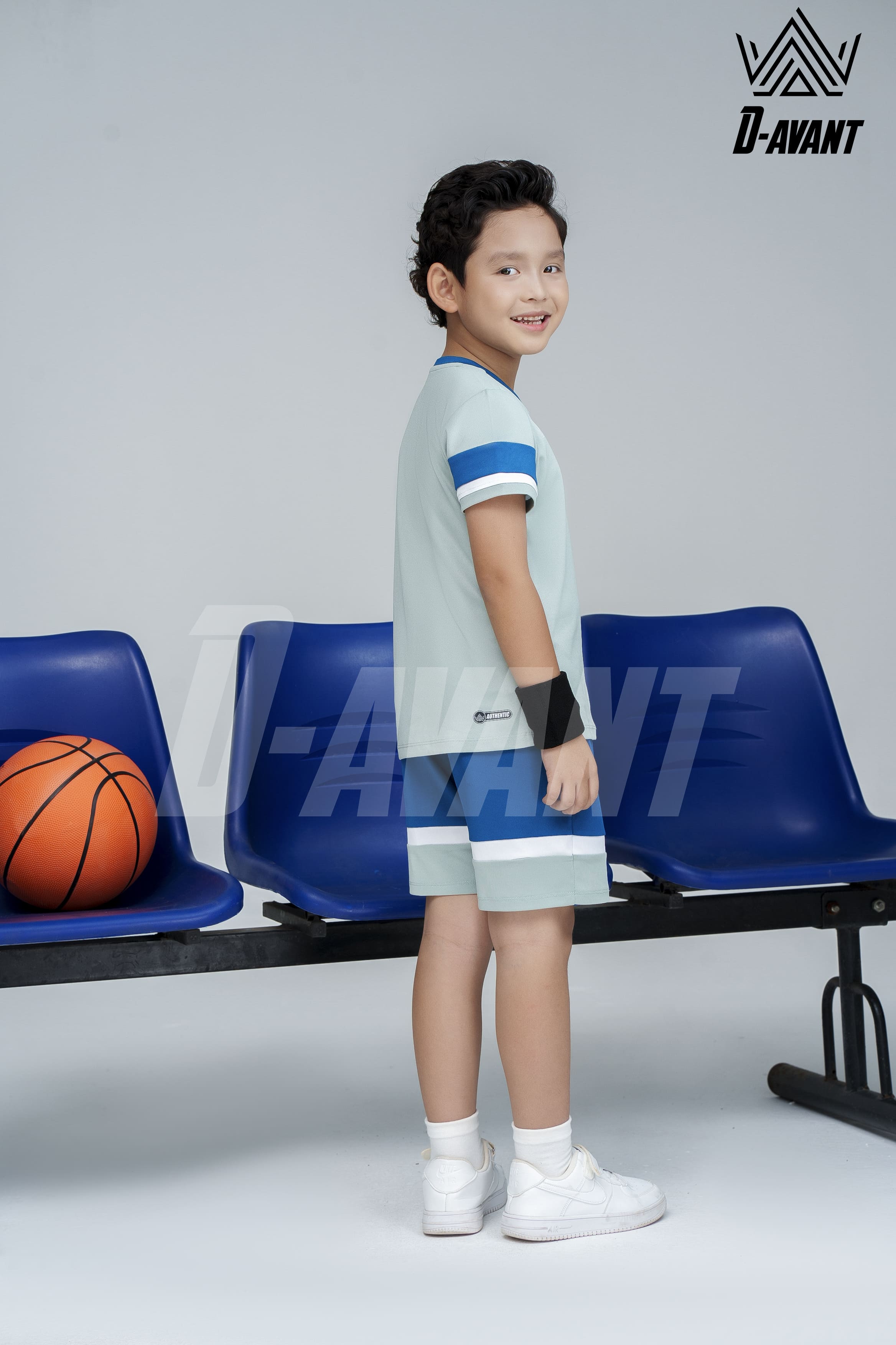 Bộ thể thao trẻ em TCB-1021 Xanh mint phối xanh cổ vịt