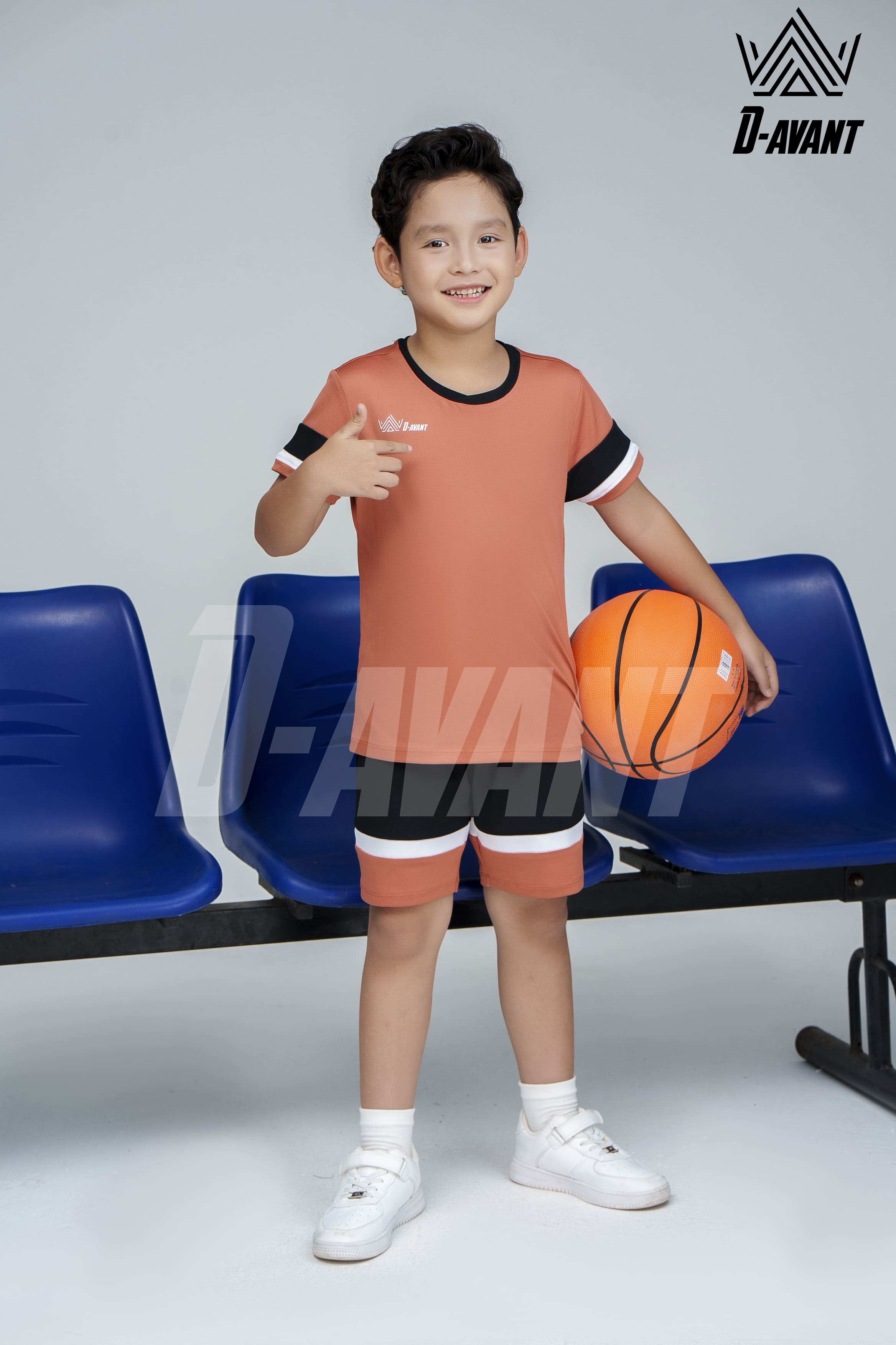 Bộ thể thao trẻ em TCB-1021 Ca cao phối đen