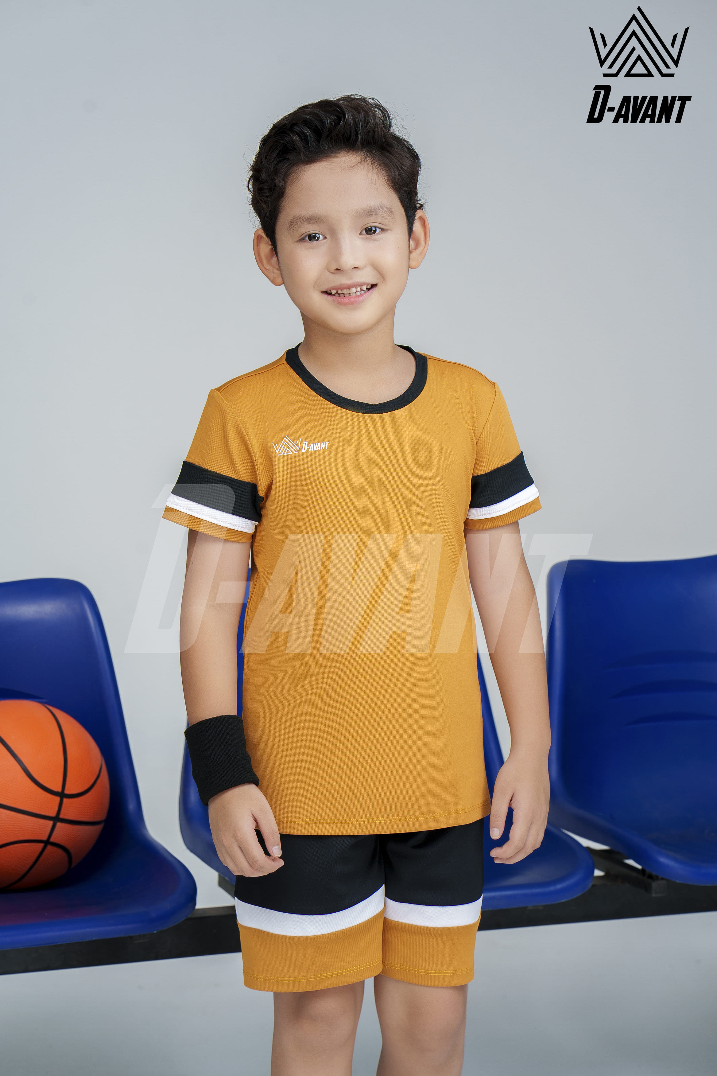 Bộ thể thao trẻ em TCB-1021 Vàng đậm phối đen